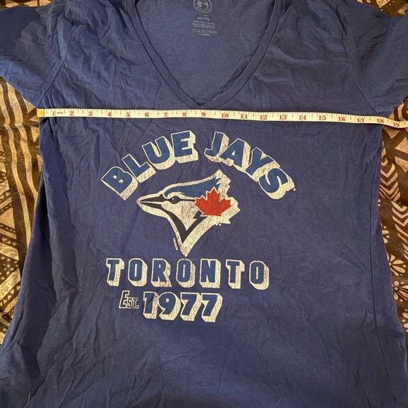 Toronto Blue Jays Blue and White Graphic Short Sleeve Tee. Women’s size XL - Picture 6 of 6